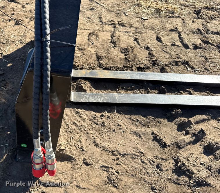 image for item EN0295 2025 Giyi skid steer forks