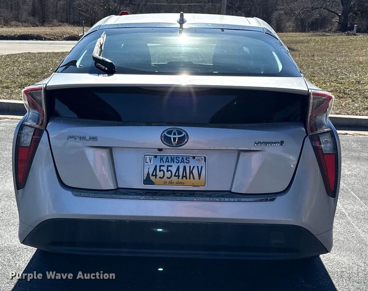 image for item EN0476 2016 Toyota Prius 