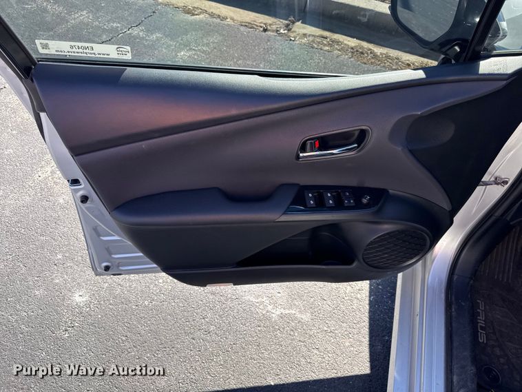 image for item EN0476 2016 Toyota Prius 