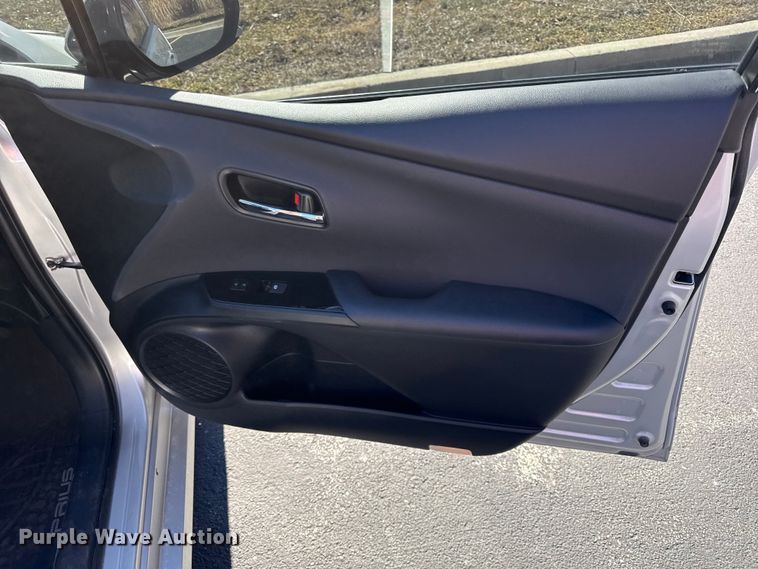 image for item EN0476 2016 Toyota Prius 