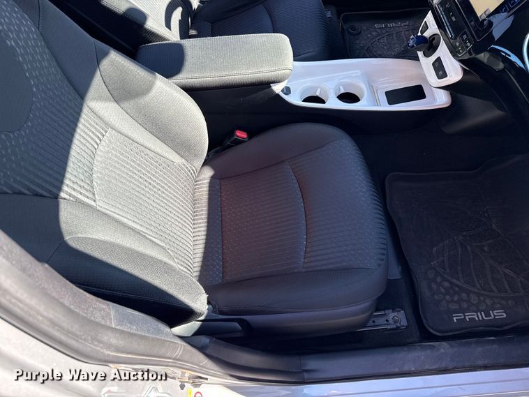 image for item EN0476 2016 Toyota Prius 