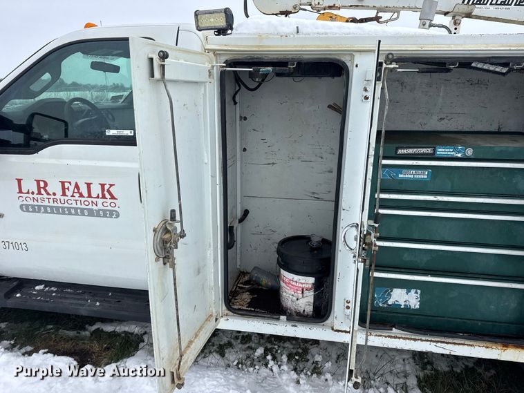 image for item EN0757 2012 Ford F550 utility / service truck