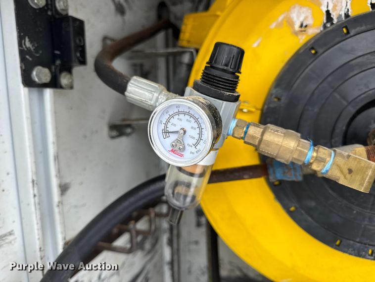 image for item EN0757 2012 Ford F550 utility / service truck