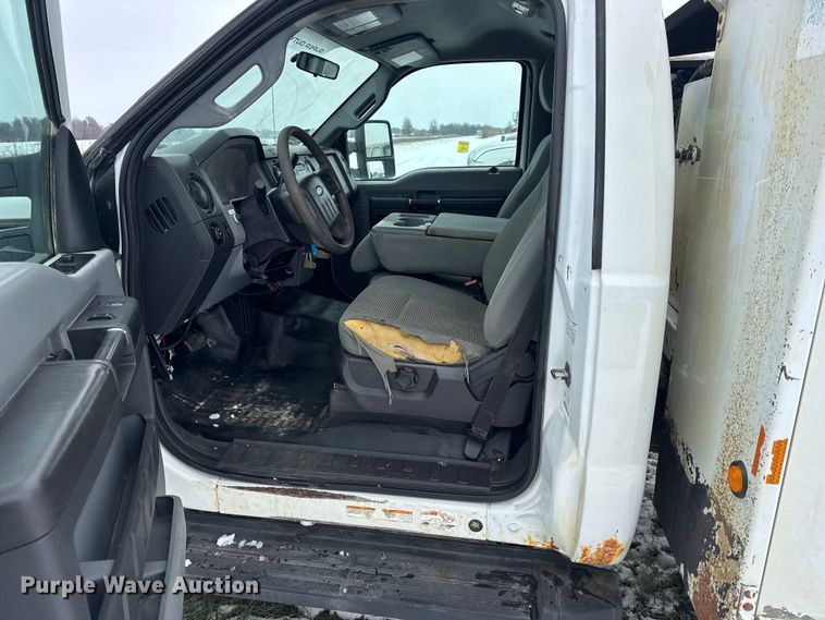 image for item EN0757 2012 Ford F550 utility / service truck