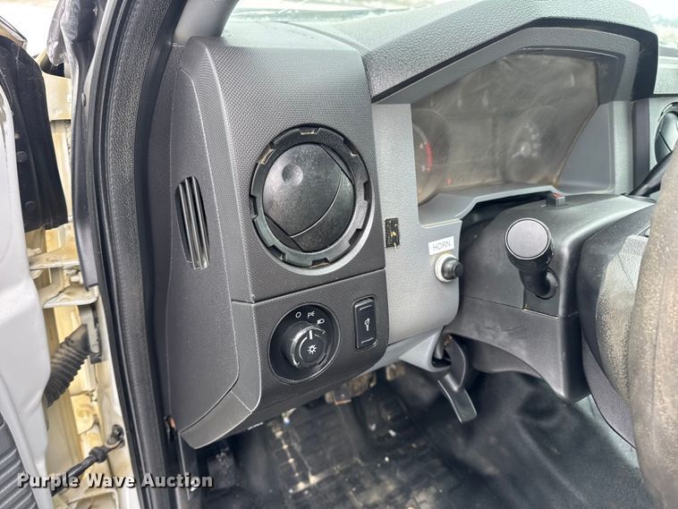 image for item EN0757 2012 Ford F550 utility / service truck