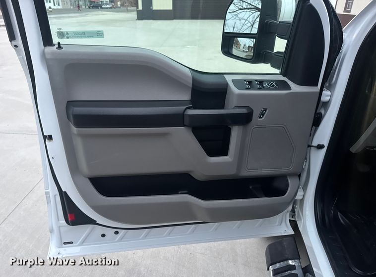 image for item EN0907 2017 Ford F250 Super Duty STX Ext. Cab pickup truck