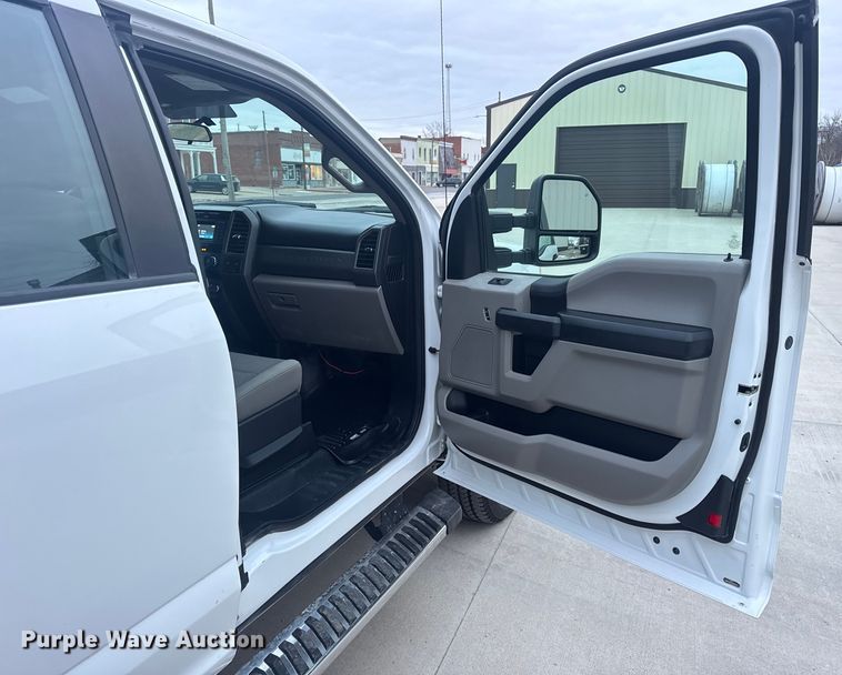 image for item EN0907 2017 Ford F250 Super Duty STX Ext. Cab pickup truck