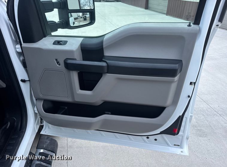 image for item EN0907 2017 Ford F250 Super Duty STX Ext. Cab pickup truck