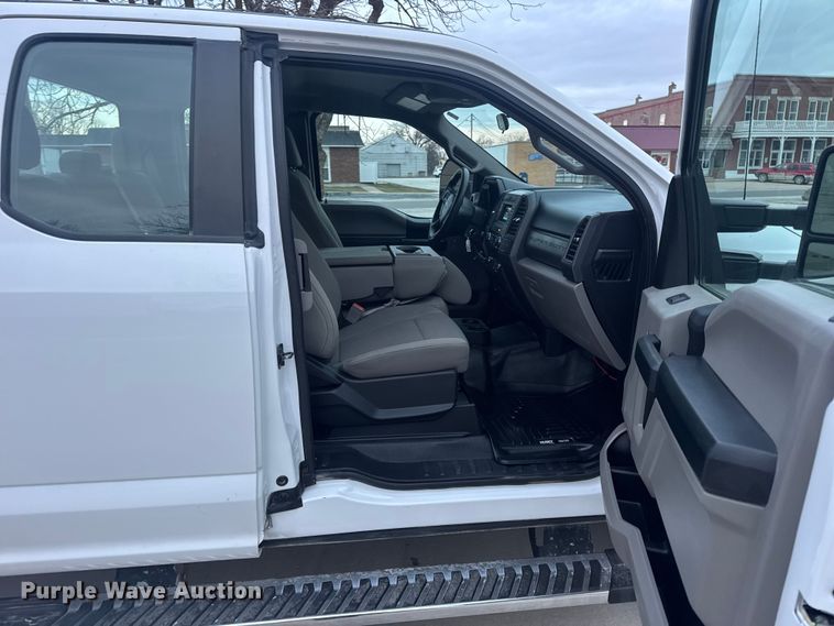 image for item EN0907 2017 Ford F250 Super Duty STX Ext. Cab pickup truck