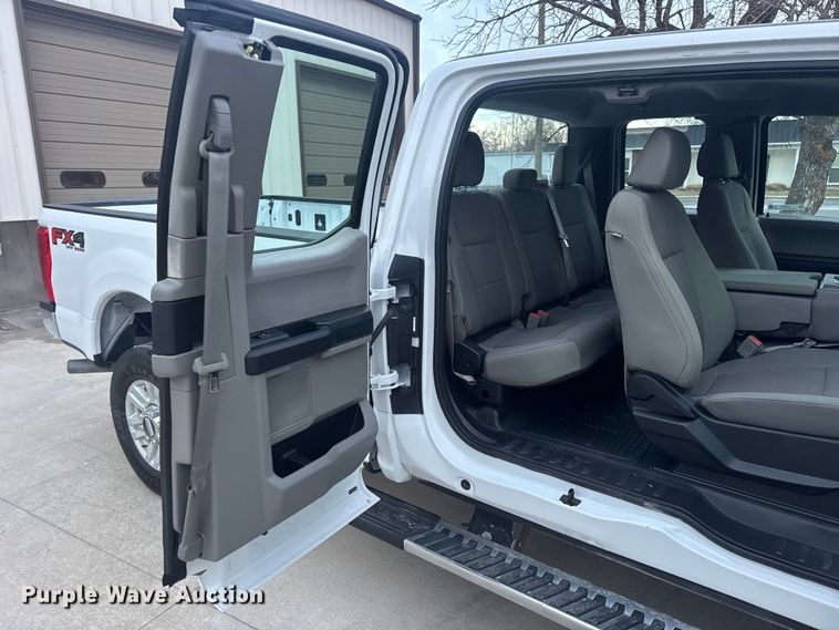 image for item EN0907 2017 Ford F250 Super Duty STX Ext. Cab pickup truck