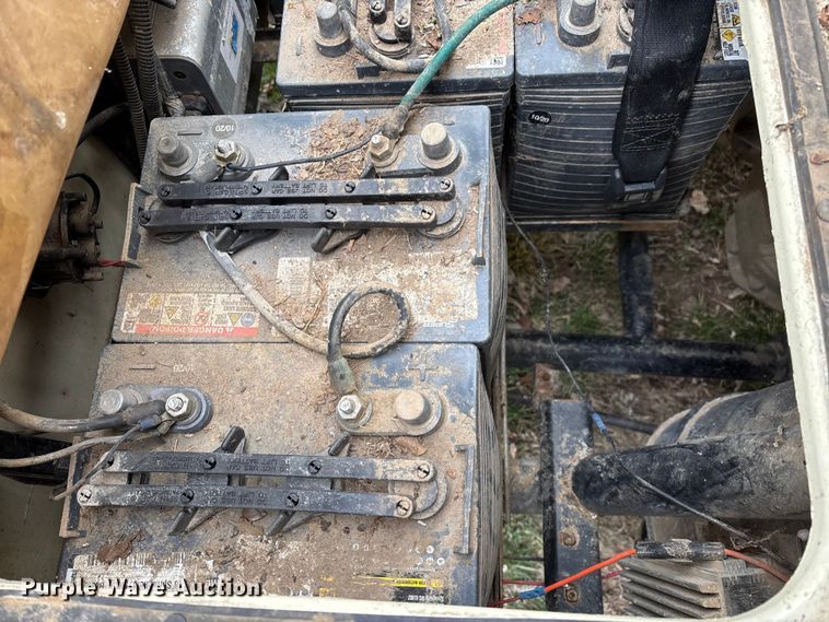 image for item EN5916 Yamaha G19E golf cart