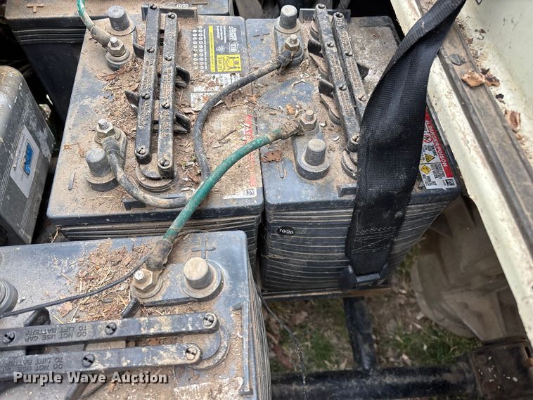 image for item EN5916 Yamaha G19E golf cart