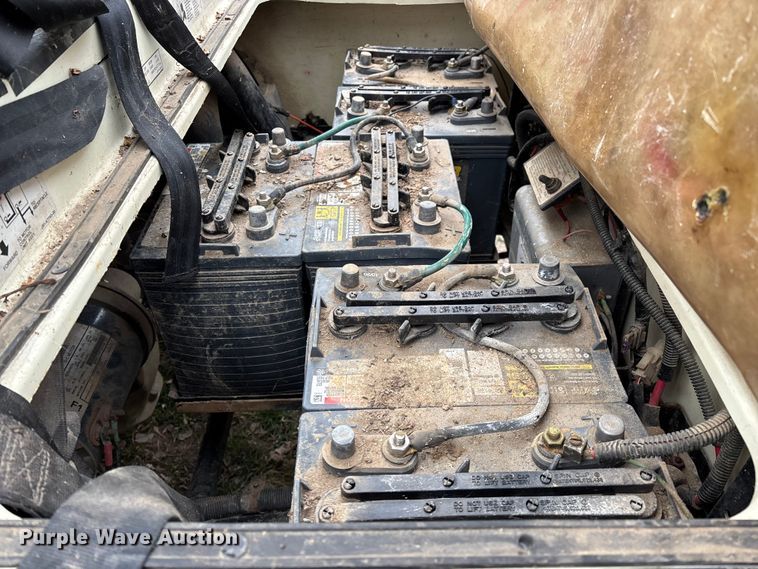 image for item EN5916 Yamaha G19E golf cart