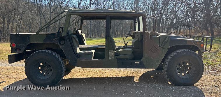 image for item EN5918 1993 AM General M998 HMMWV SUV