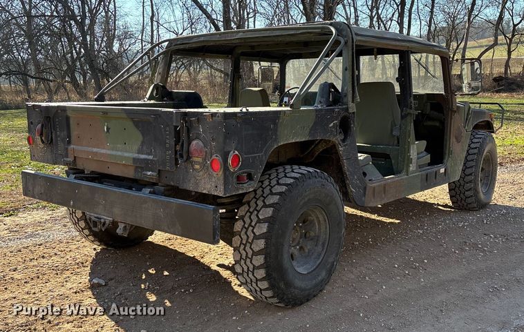 image for item EN5918 1993 AM General M998 HMMWV SUV