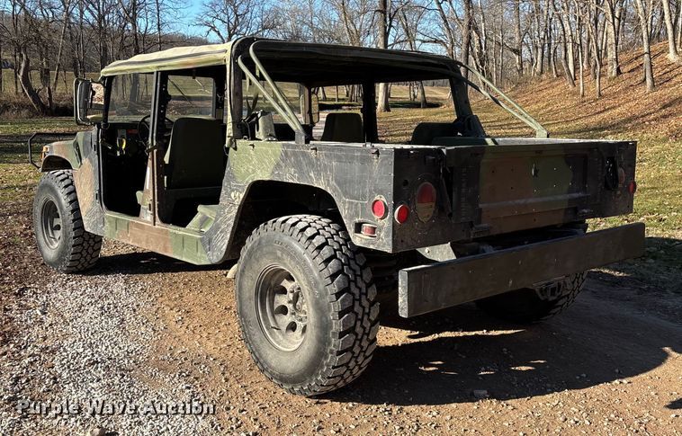 image for item EN5918 1993 AM General M998 HMMWV SUV