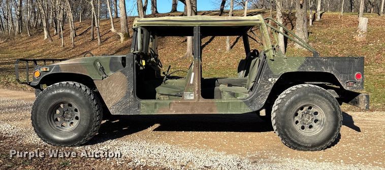 image for item EN5918 1993 AM General M998 HMMWV SUV