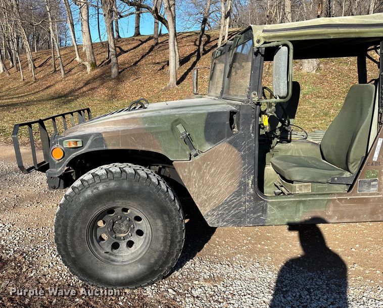 image for item EN5918 1993 AM General M998 HMMWV SUV