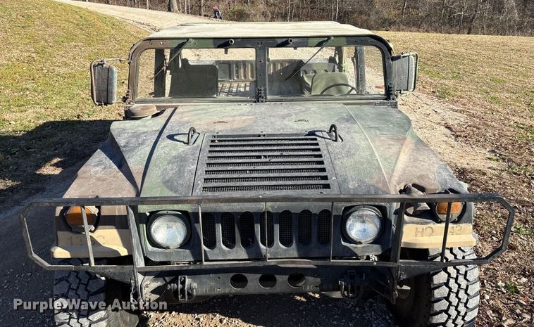 image for item EN5918 1993 AM General M998 HMMWV SUV