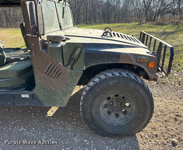image for item EN5918 1993 AM General M998 HMMWV SUV