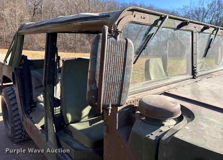 image for item EN5918 1993 AM General M998 HMMWV SUV