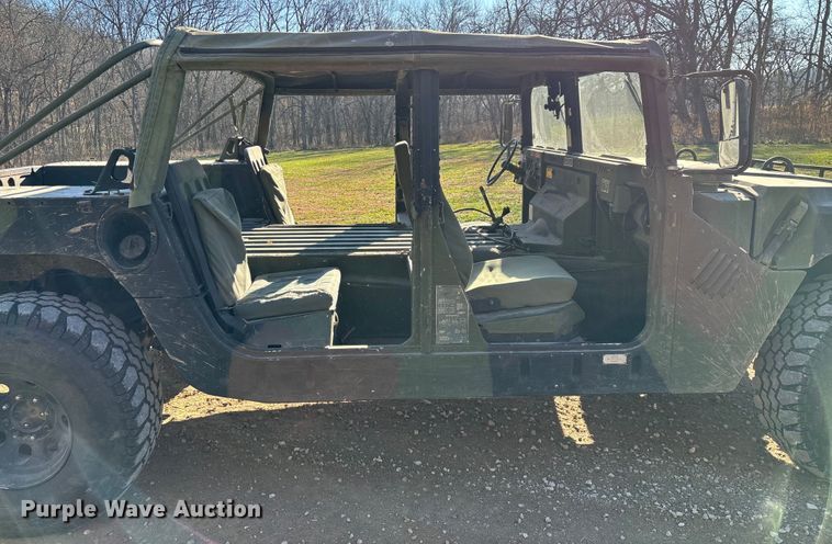 image for item EN5918 1993 AM General M998 HMMWV SUV