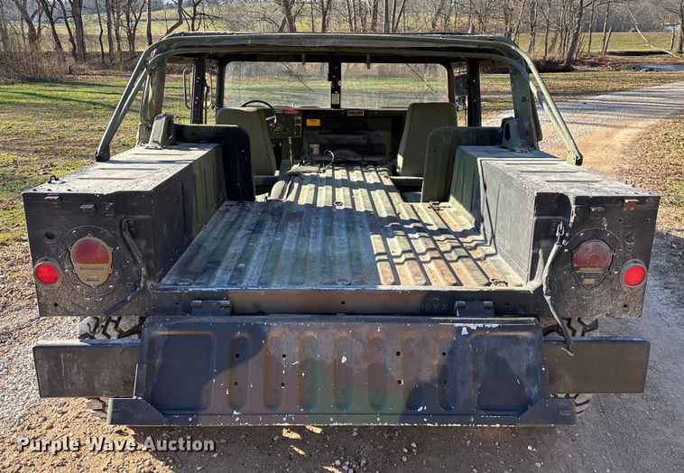 image for item EN5918 1993 AM General M998 HMMWV SUV