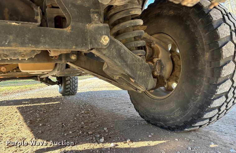 image for item EN5918 1993 AM General M998 HMMWV SUV