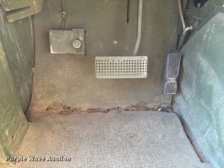 image for item EN5918 1993 AM General M998 HMMWV SUV