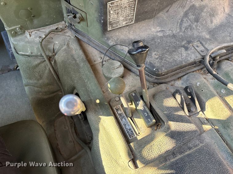 image for item EN5918 1993 AM General M998 HMMWV SUV