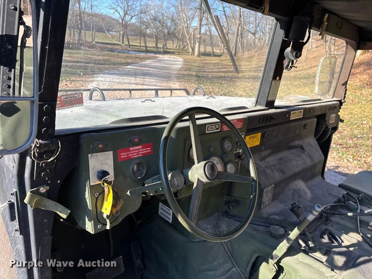 image for item EN5918 1993 AM General M998 HMMWV SUV