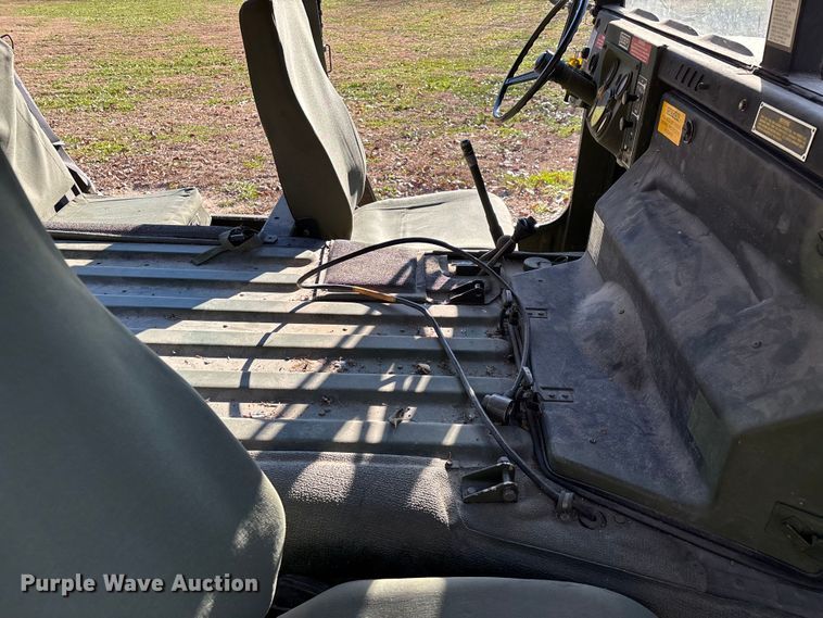 image for item EN5918 1993 AM General M998 HMMWV SUV