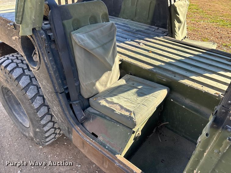 image for item EN5918 1993 AM General M998 HMMWV SUV