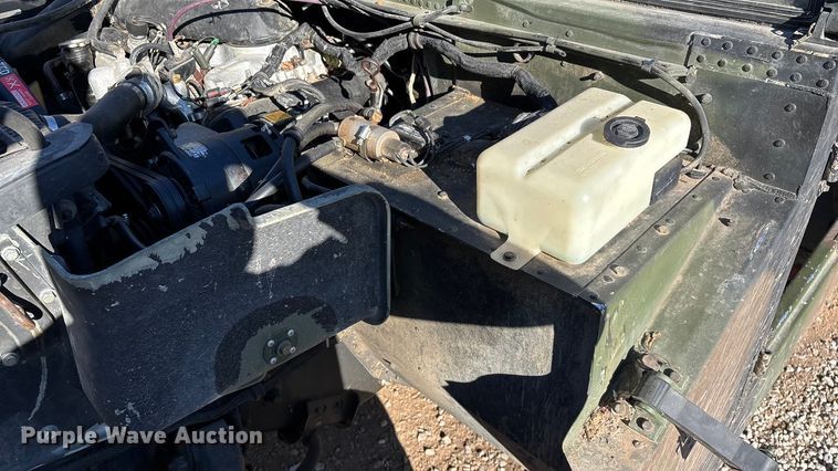 image for item EN5918 1993 AM General M998 HMMWV SUV