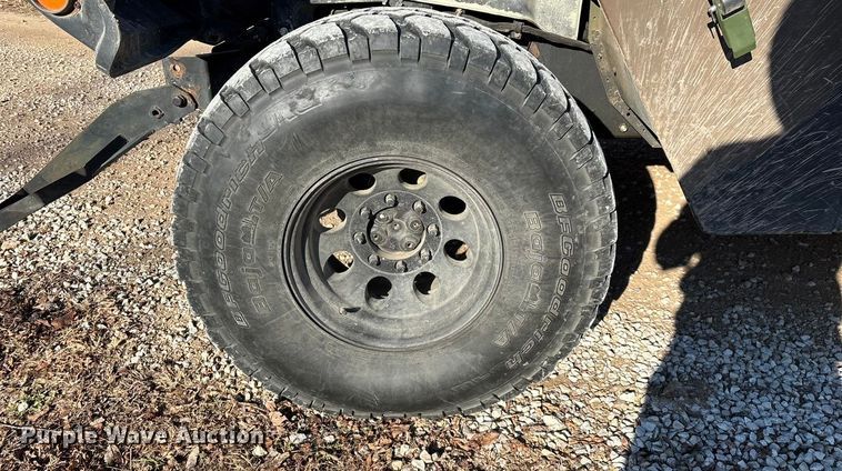 image for item EN5918 1993 AM General M998 HMMWV SUV