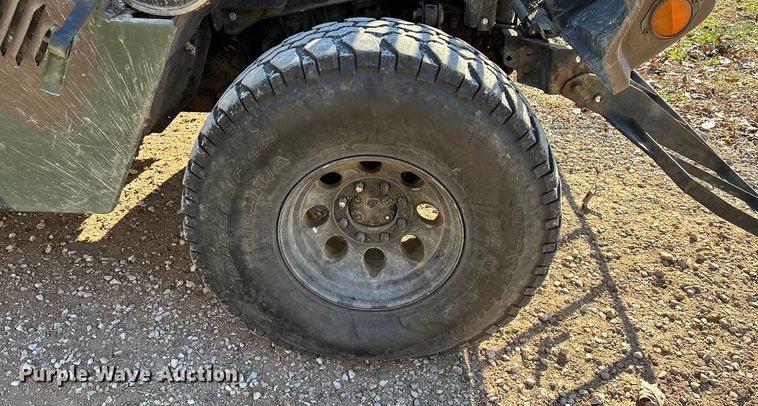 image for item EN5918 1993 AM General M998 HMMWV SUV