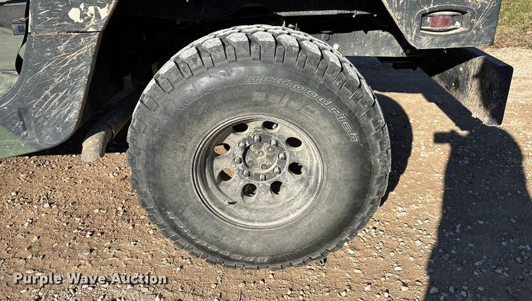 image for item EN5918 1993 AM General M998 HMMWV SUV