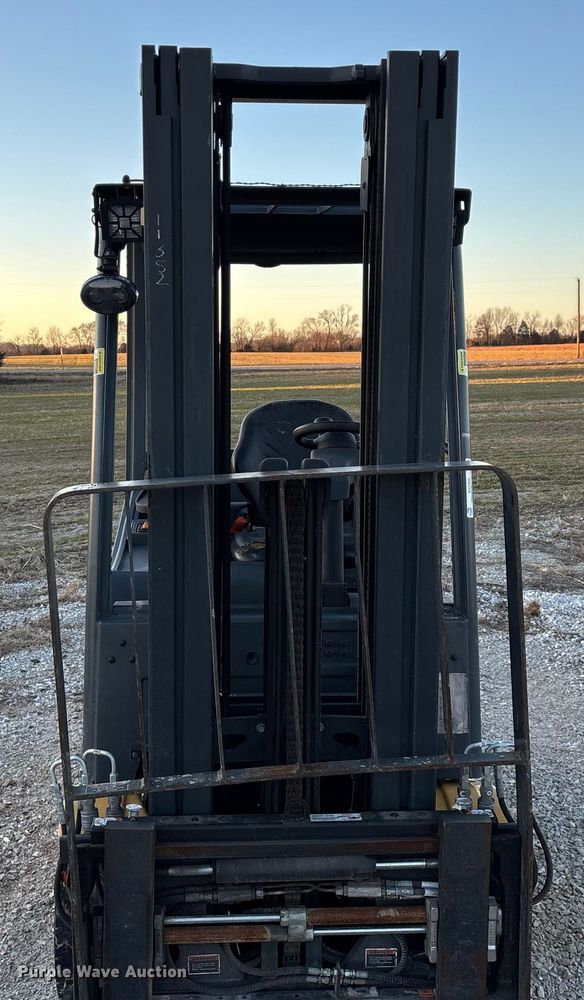 image for item EN5960 Caterpillar 2ET3000 forklift