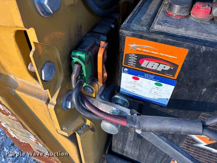 image for item EN5960 Caterpillar 2ET3000 forklift