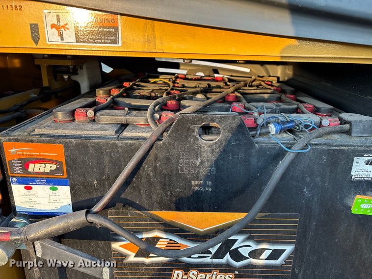 image for item EN5960 Caterpillar 2ET3000 forklift