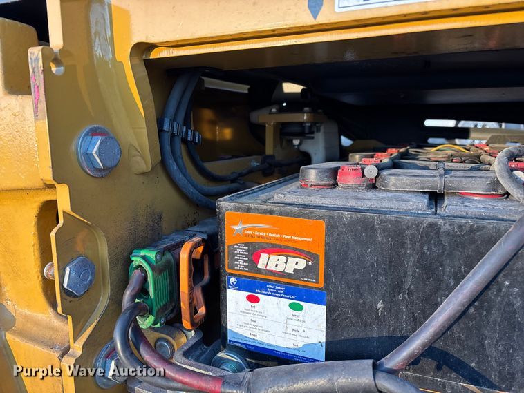 image for item EN5960 Caterpillar 2ET3000 forklift