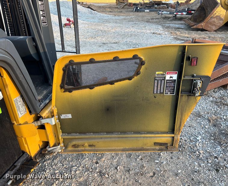 image for item EN5960 Caterpillar 2ET3000 forklift