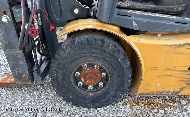 image for item EN5960 Caterpillar 2ET3000 forklift