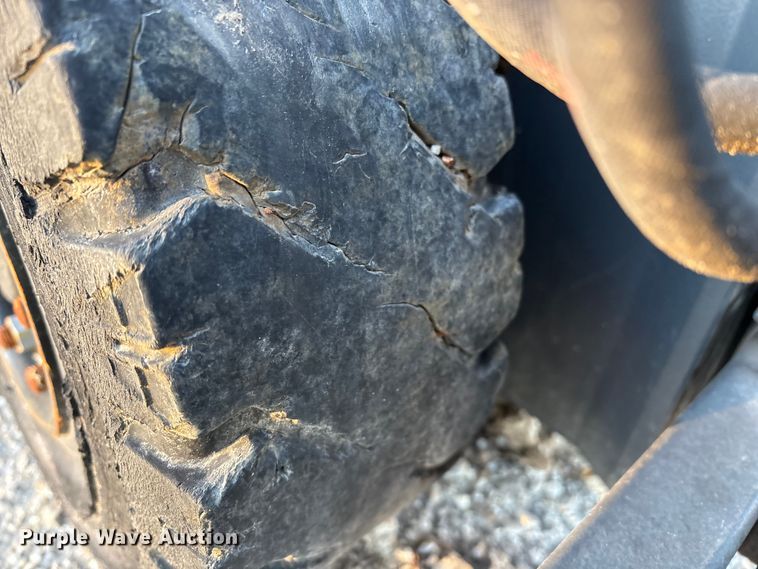 image for item EN5960 Caterpillar 2ET3000 forklift