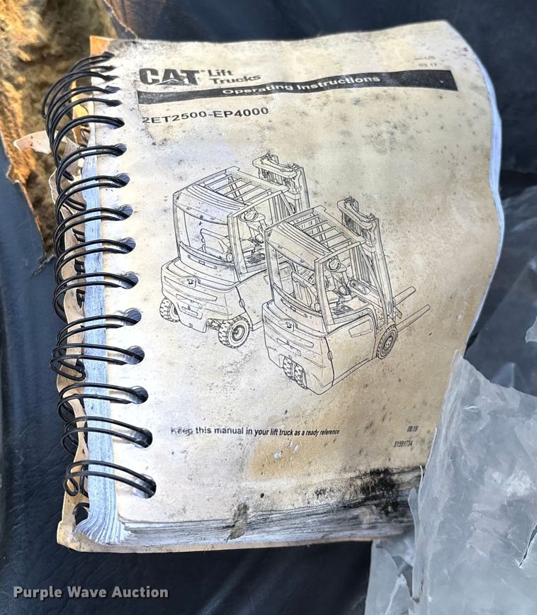 image for item EN5960 Caterpillar 2ET3000 forklift