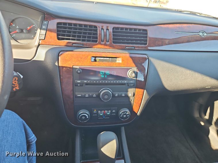 image for item EO4923 2010 Chevrolet Impala Passenger Vehicle