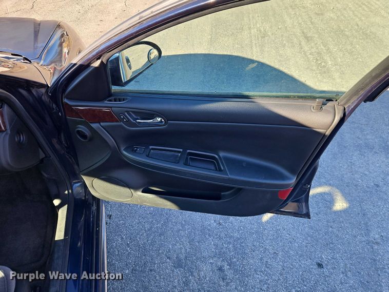 image for item EO4923 2010 Chevrolet Impala Passenger Vehicle