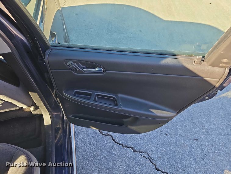 image for item EO4923 2010 Chevrolet Impala Passenger Vehicle