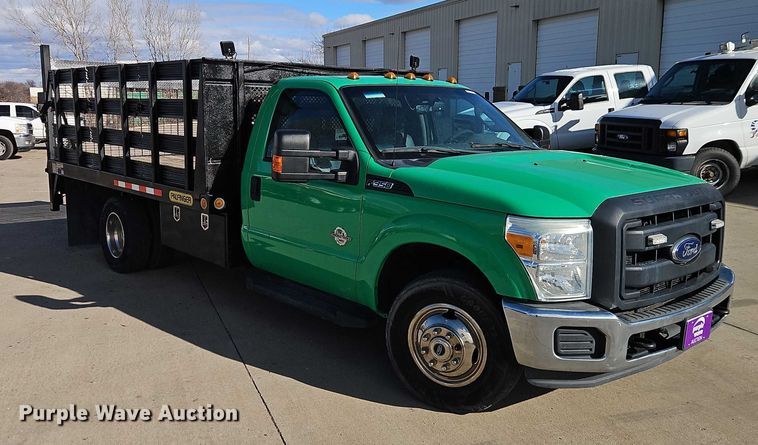 image for item EO4929 2016 Ford F350 flatbed pickup truck