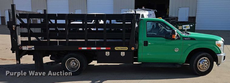 image for item EO4929 2016 Ford F350 flatbed pickup truck